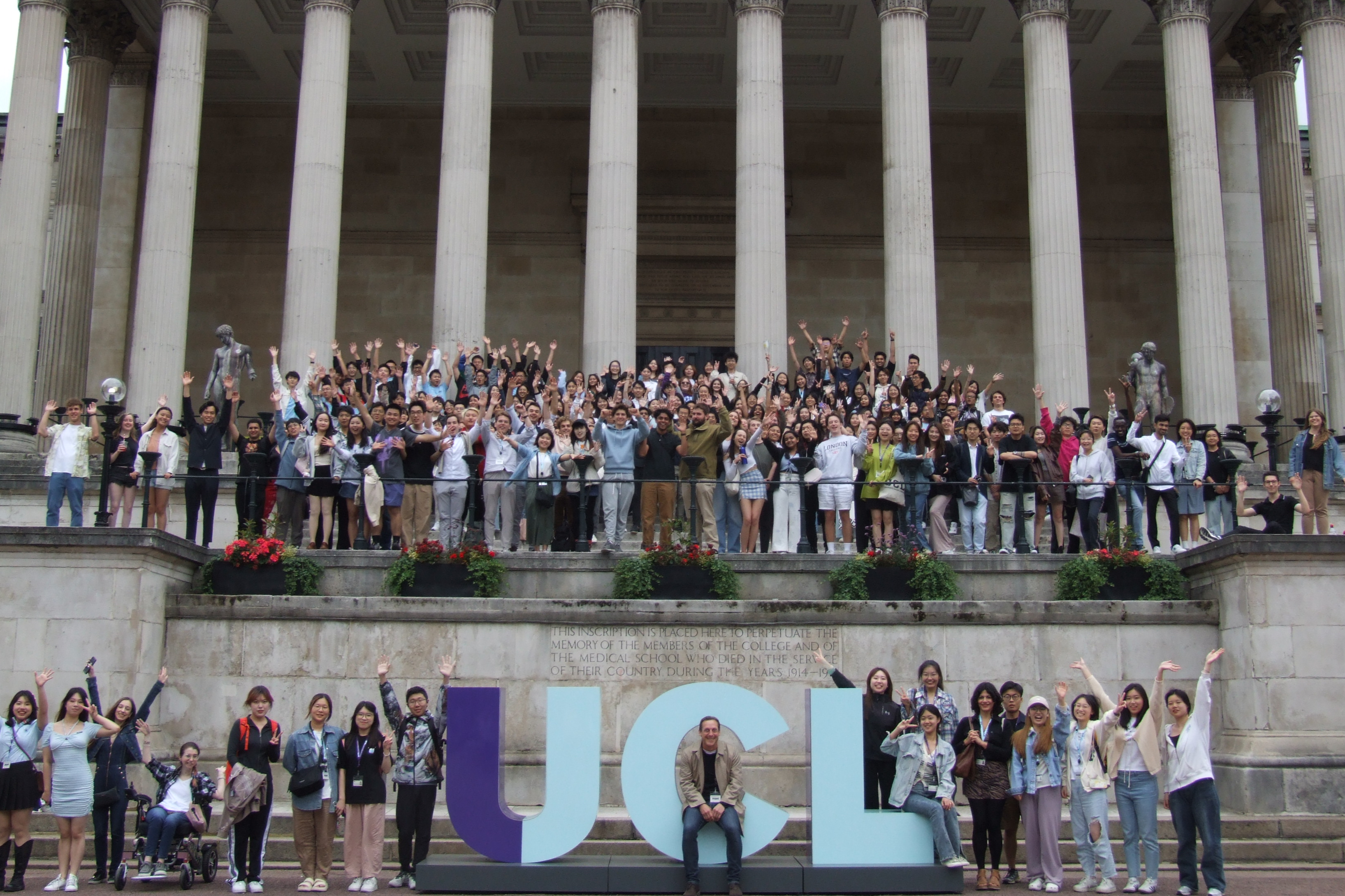 С̳ Summer School 2023 on the steps of the Portico Building